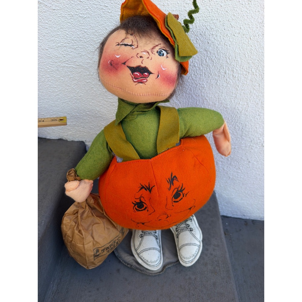 Annalee Mobilitee Halloween Pumpkin Boy Doll 18" Vintage Winking Trick or Treat